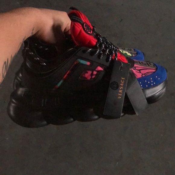 Athletic_Shoes